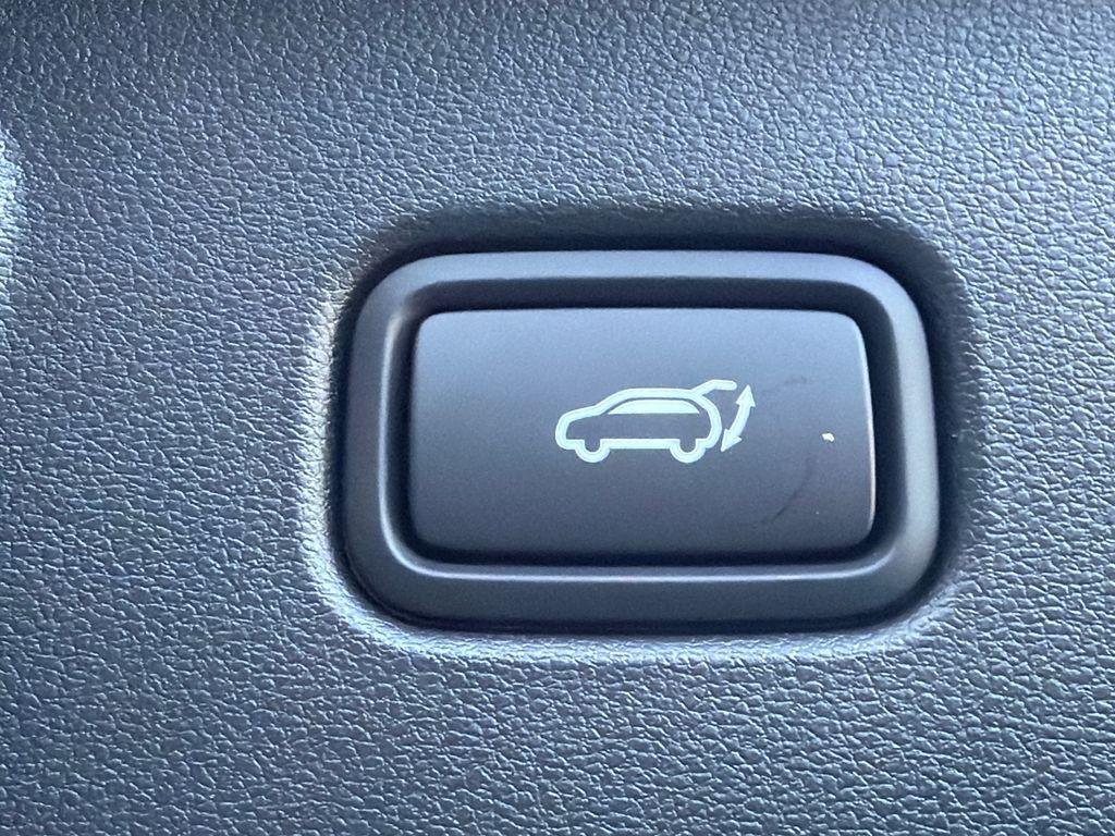 New 2026 Gray Hyundai SEL Premium FWD image 19