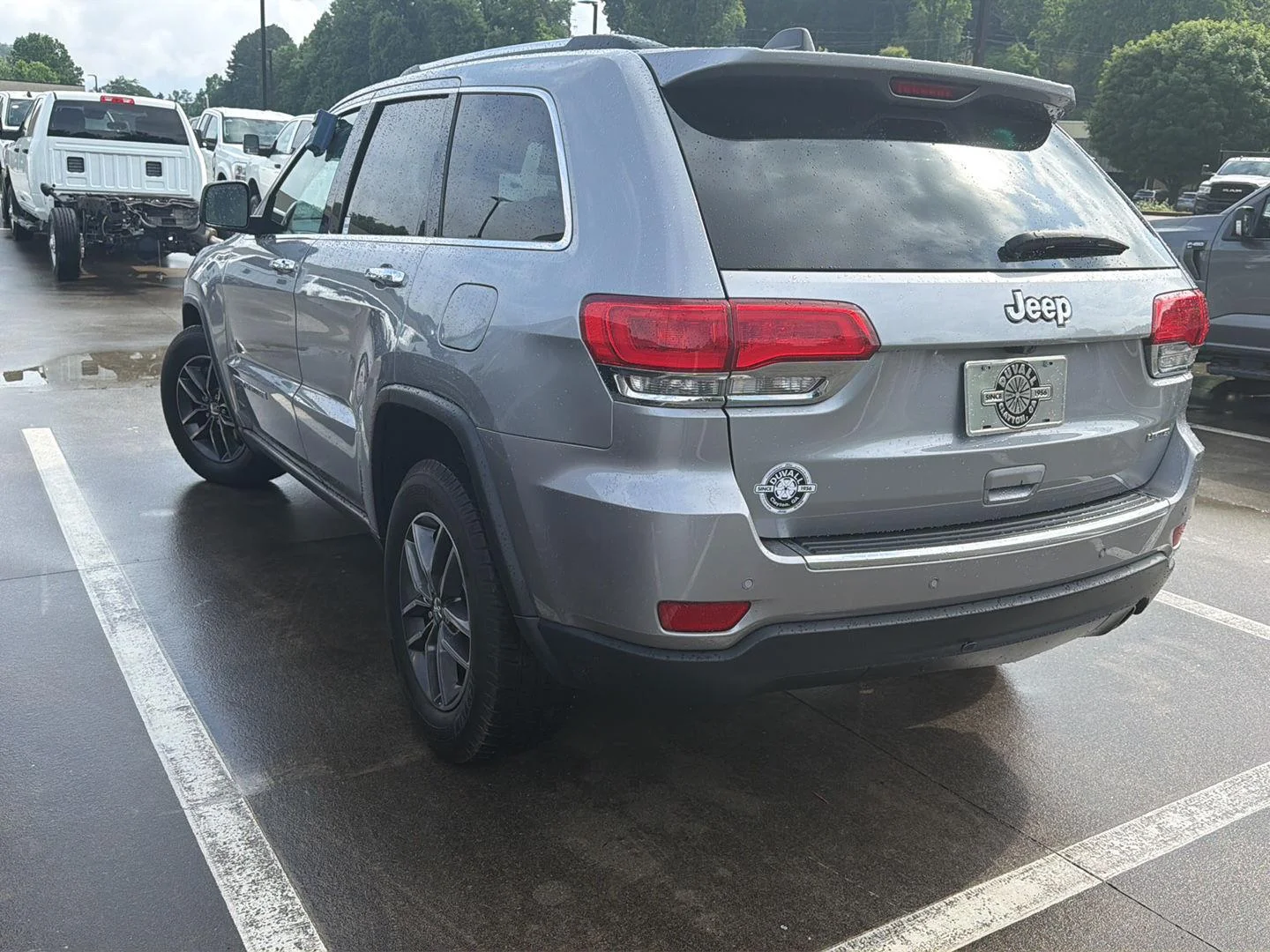 Used 2017 Billet Silver Metallic Clearcoat Jeep Limited image 5