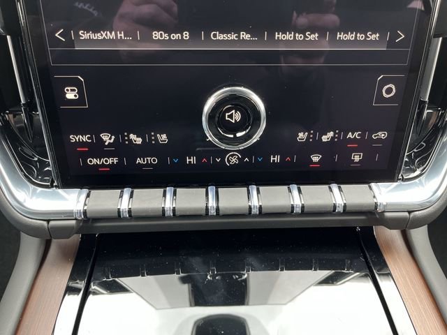 2026 GMC Yukon Denali - Photo 18