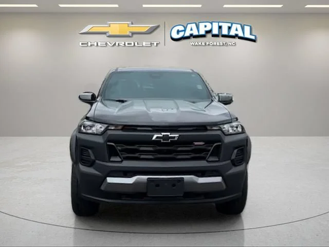 Used 2025 Black Chevrolet Trail Boss image 8