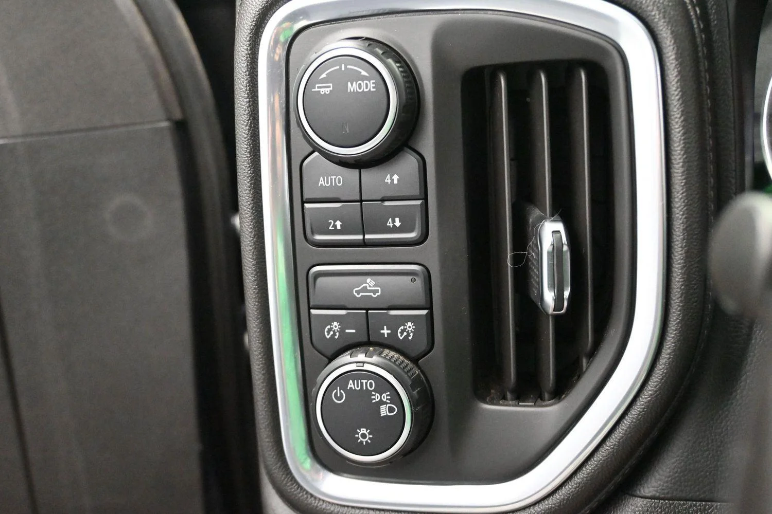 Used 2021 Shadow Gray Metallic Chevrolet LT image 20