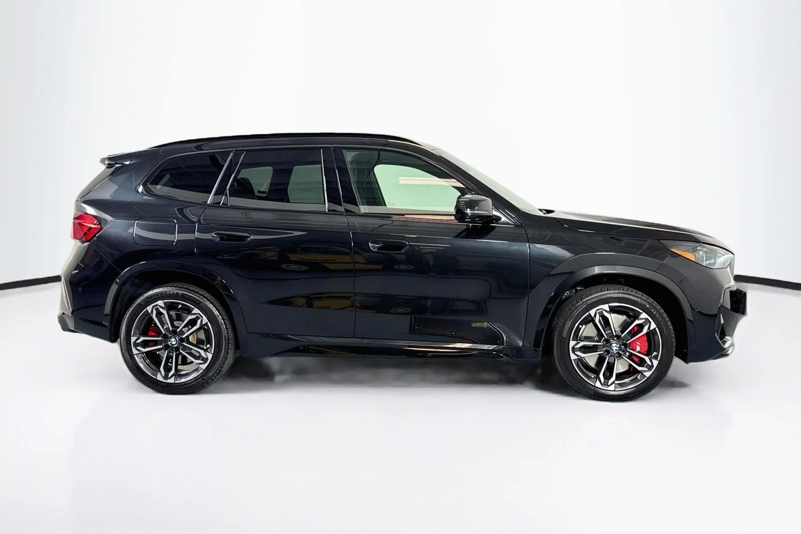 Used 2024 Black Sapphire Metallic BMW M35i image 4