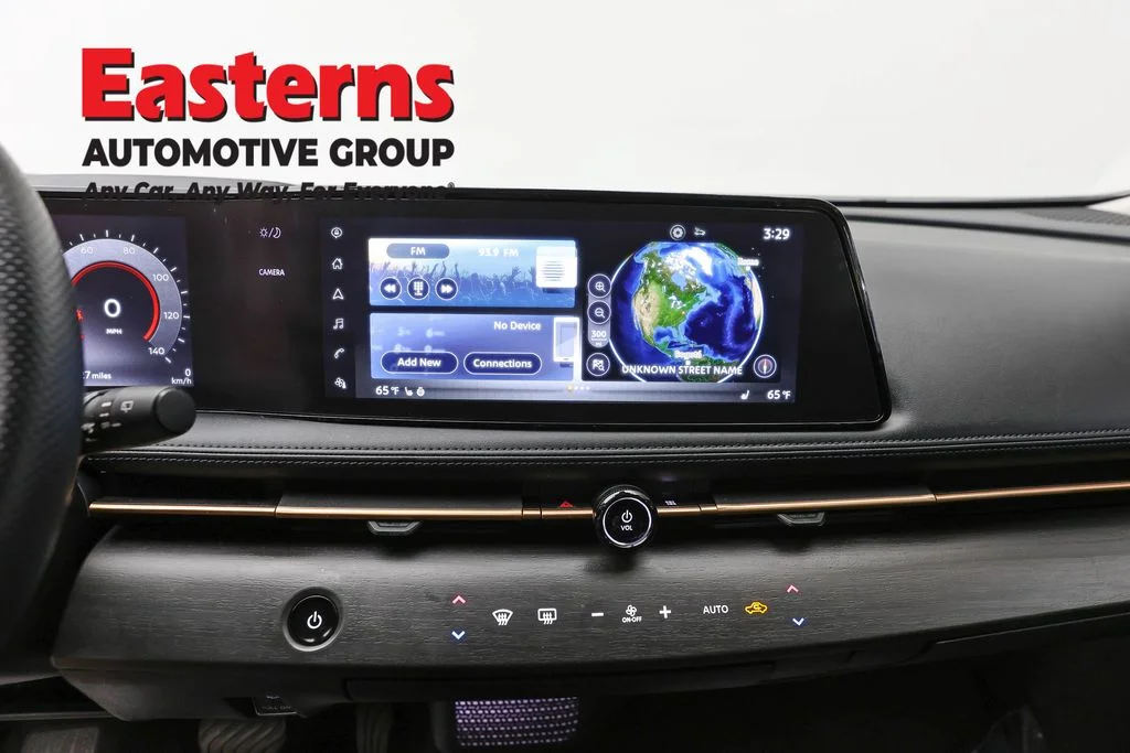 Used 2023 Gray Nissan ENGAGE image 11