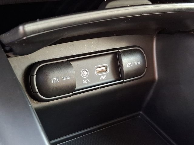 Used 2019 White Kia LX image 26