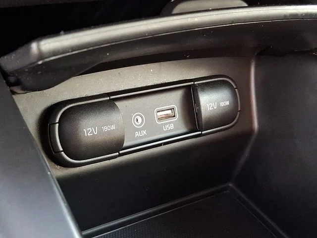 Used 2019 White Kia LX image 26