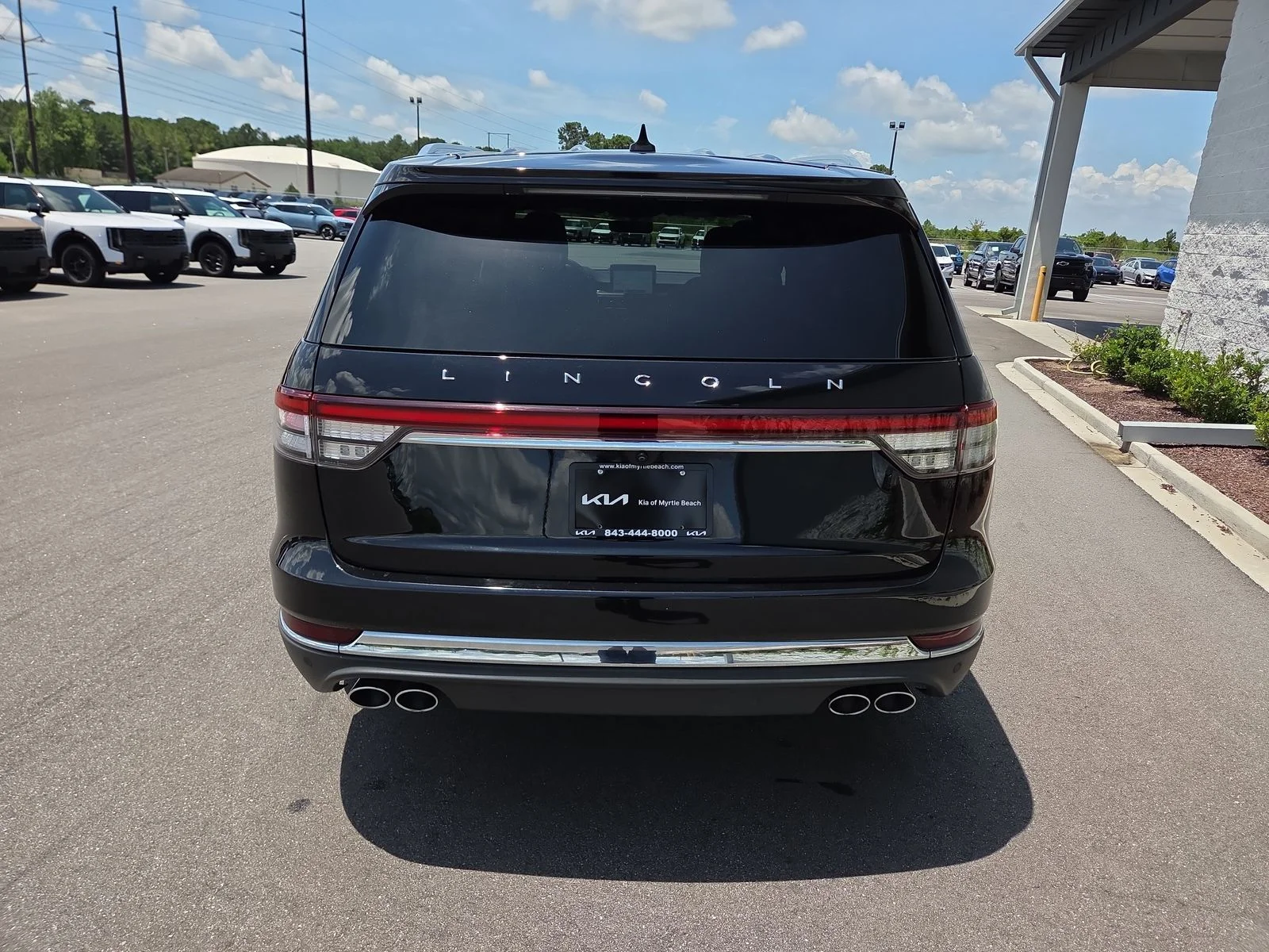 Used 2024 Black Metallic Lincoln Reserve image 4