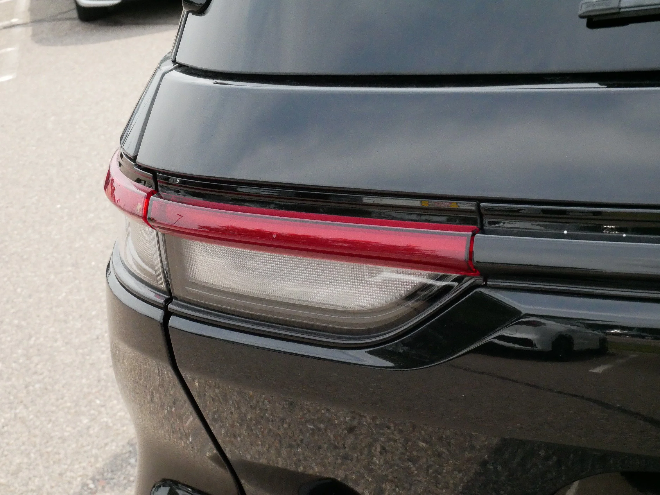Used 2023 Diamond Black Crystal Pearlcoat Jeep  image 17