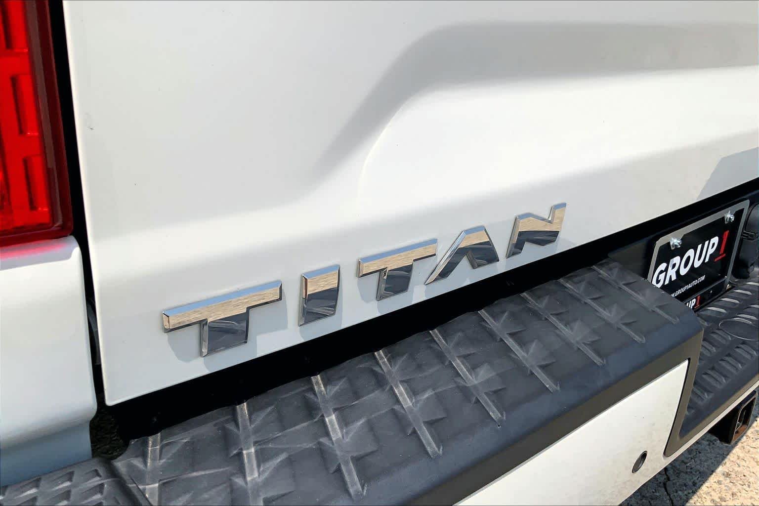 Used 2021 Glacier White Nissan SV image 31