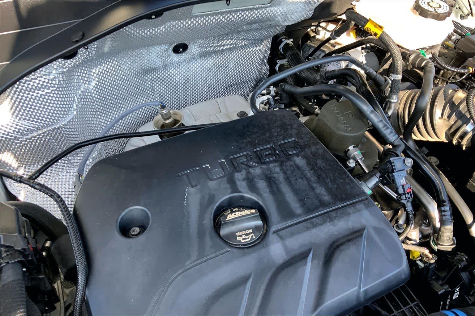 Used 2025 Iridescent Pearl Tricoat Chevrolet RS image 32