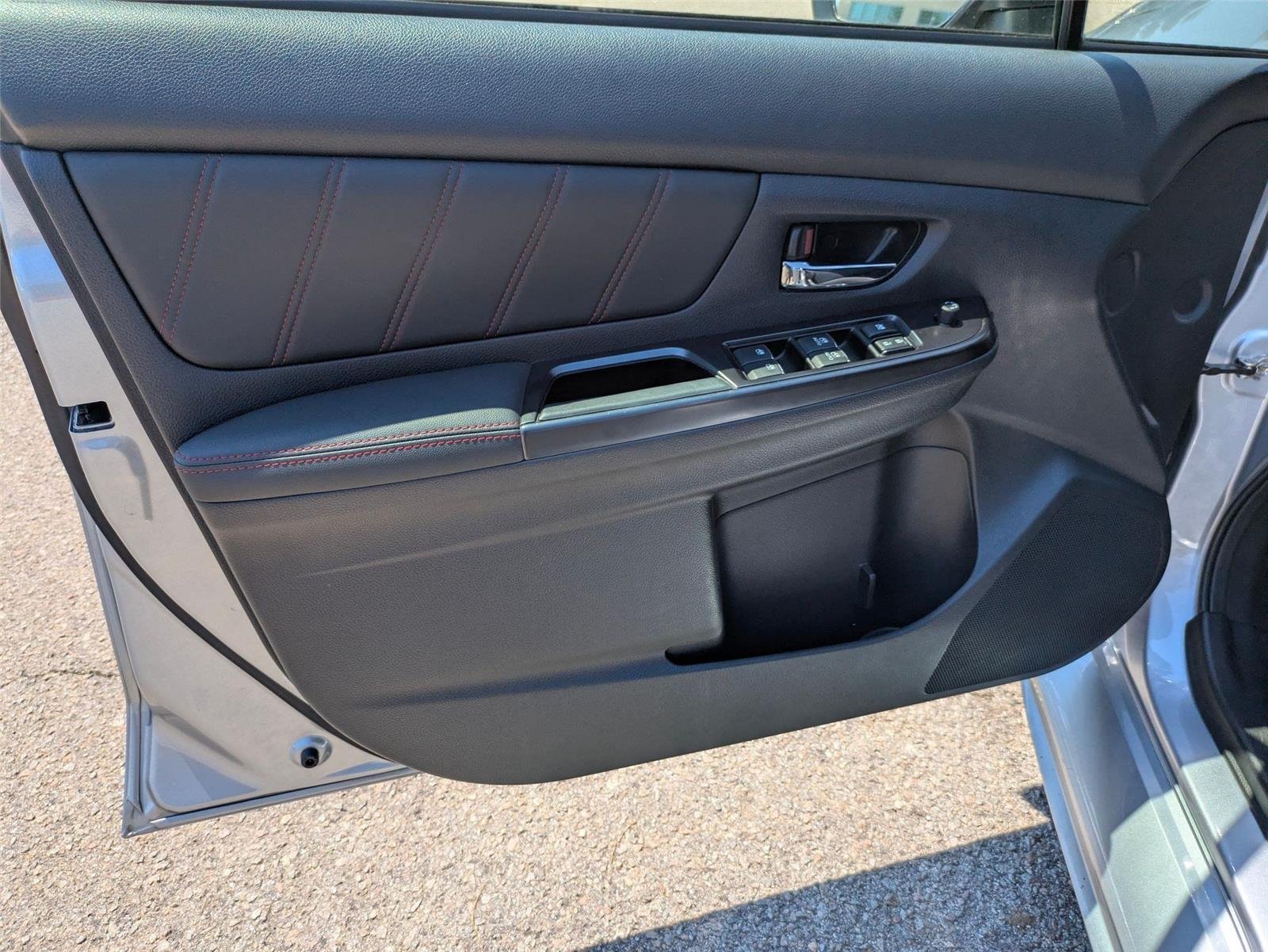 Used 2021 Ice Silver Metallic Subaru  image 11