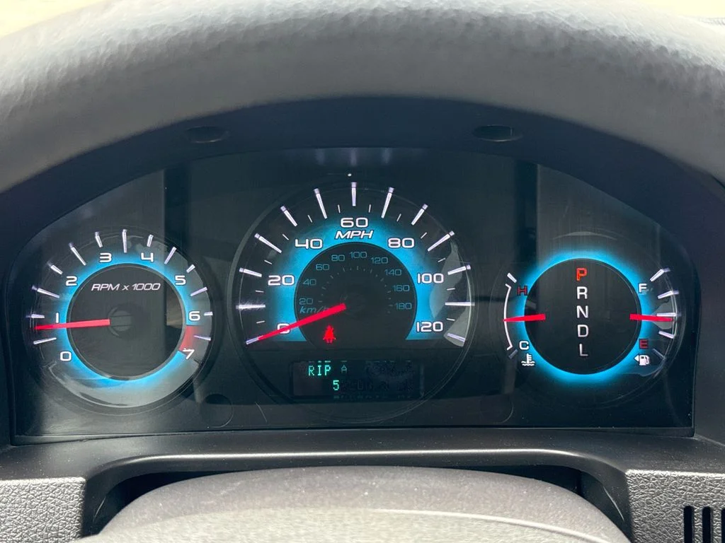 Used 2012 Blue Ford SE image 18