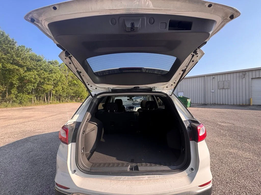 Used 2020 White Chevrolet LT image 9