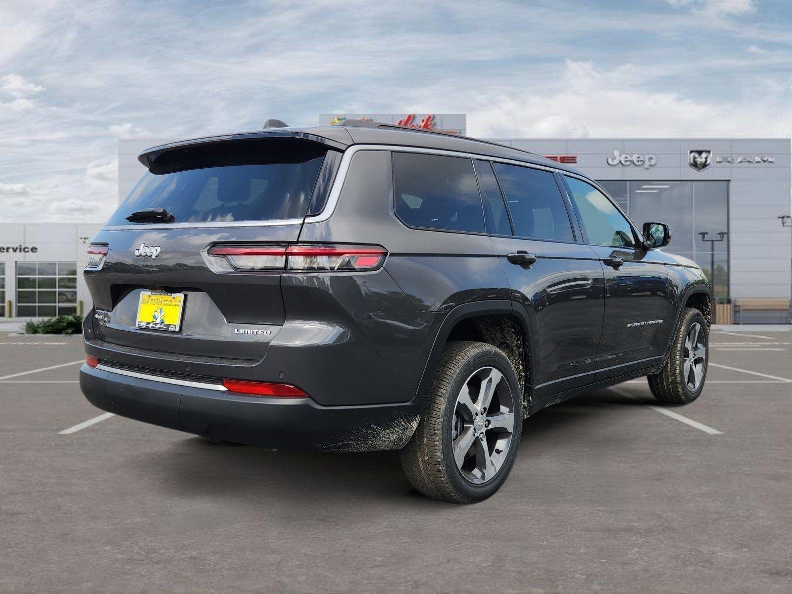 New 2026 Baltic Gray Metallic Clear-Coat Exterior Paint Jeep Limited image 5