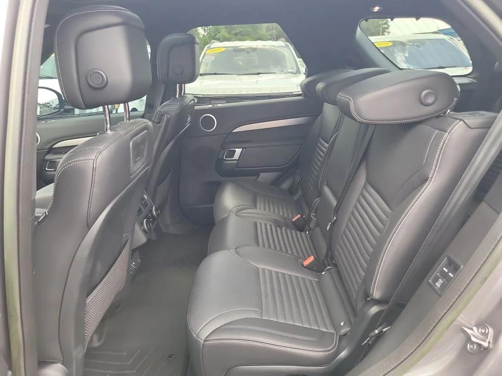 Used 2023 Gray Land Rover S R-Dynamic image 13