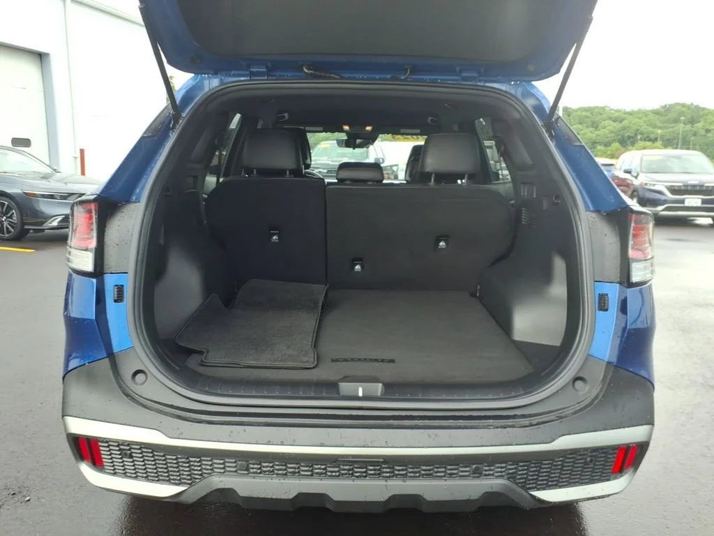Used 2023 Blue Kia X-Line image 28