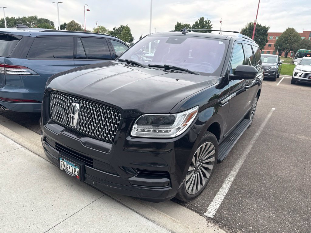 Used 2019 Black Lincoln Reserve image 4