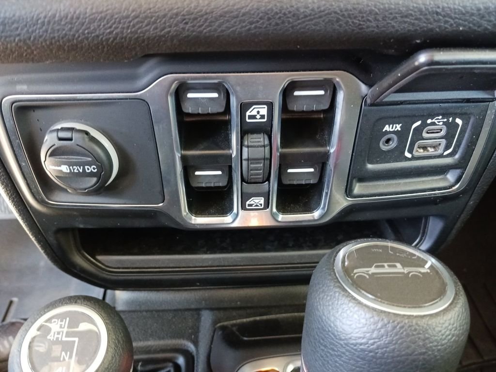 Used 2025 Gray Jeep Nighthawk image 25