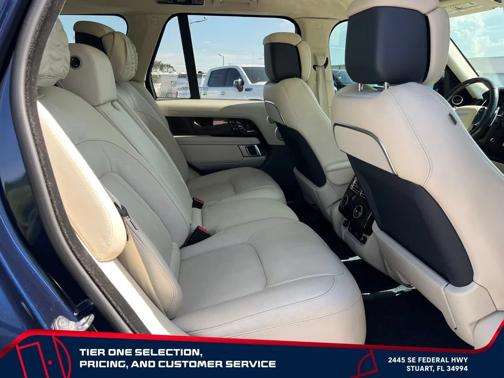 Used 2022  Land Rover Autobiography image 17