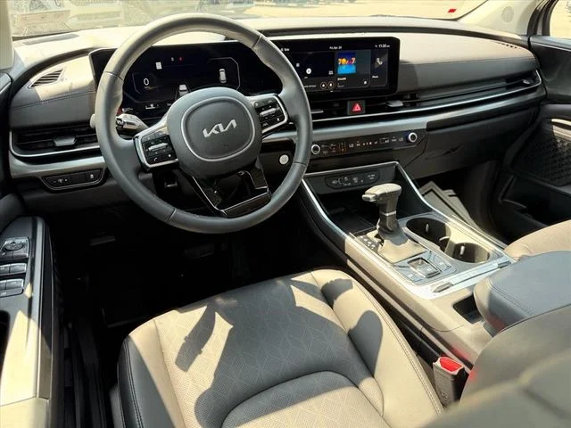 Used 2025 White Kia SX image 7