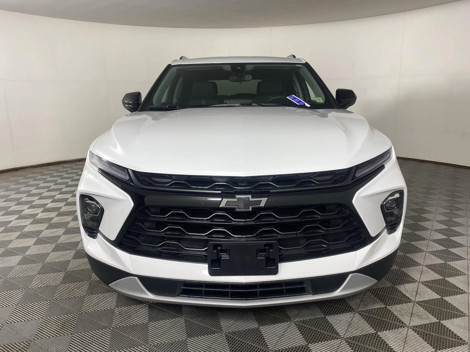 New 2026 Summit White Chevrolet 2LT image 2