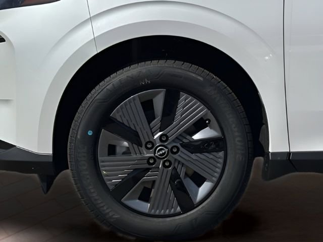 Used 2025 White Pearl Nissan SL image 5