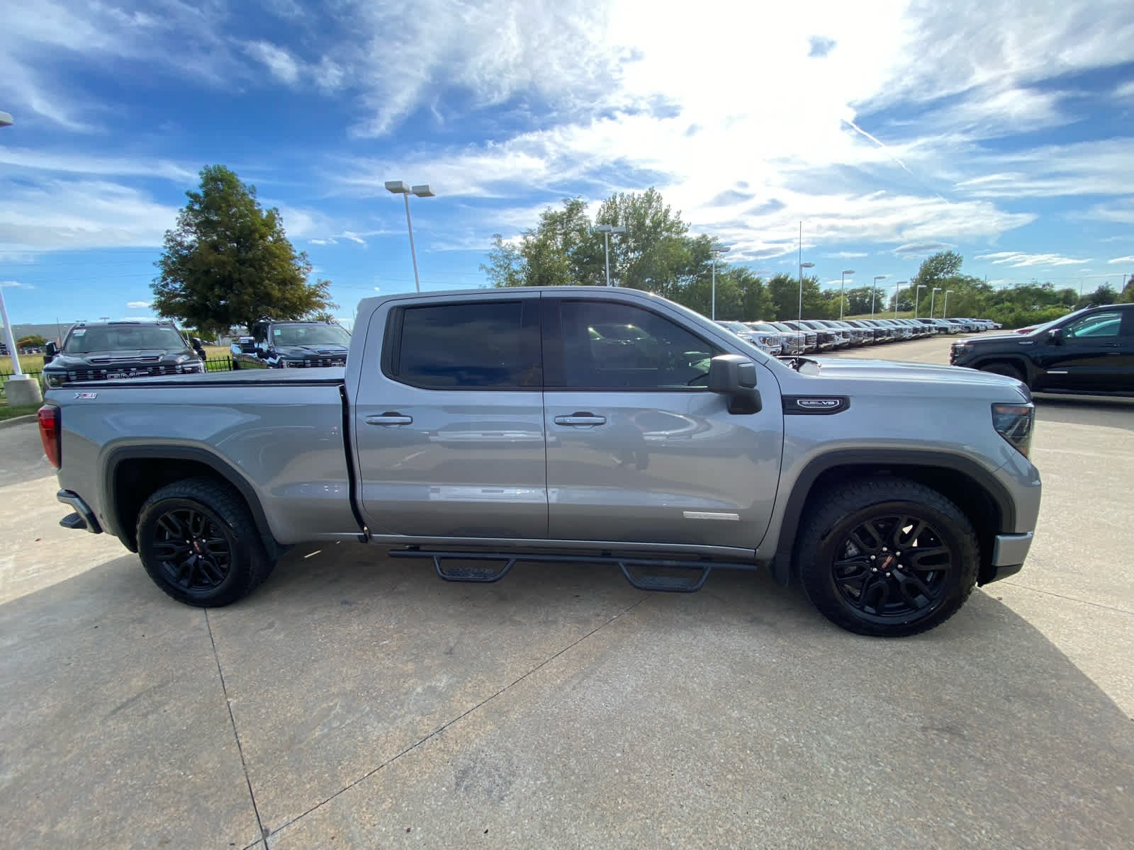 Used 2023 STERLING METALLIC GMC Elevation image 3