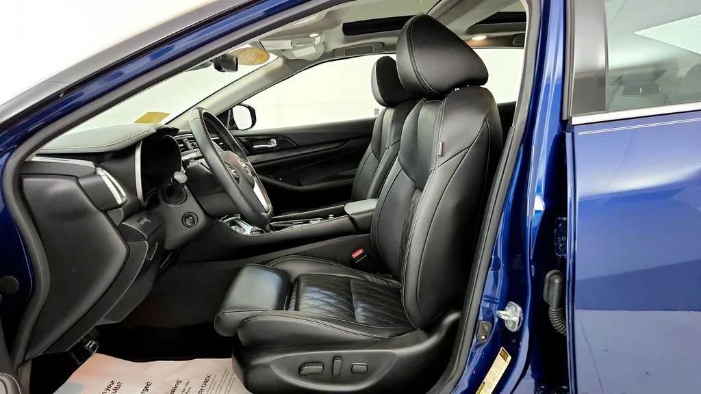 Used 2023 Blue Nissan Platinum image 25