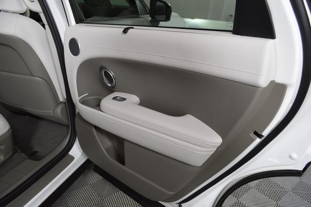 New 2026 White Hyundai SEL 7P image 22