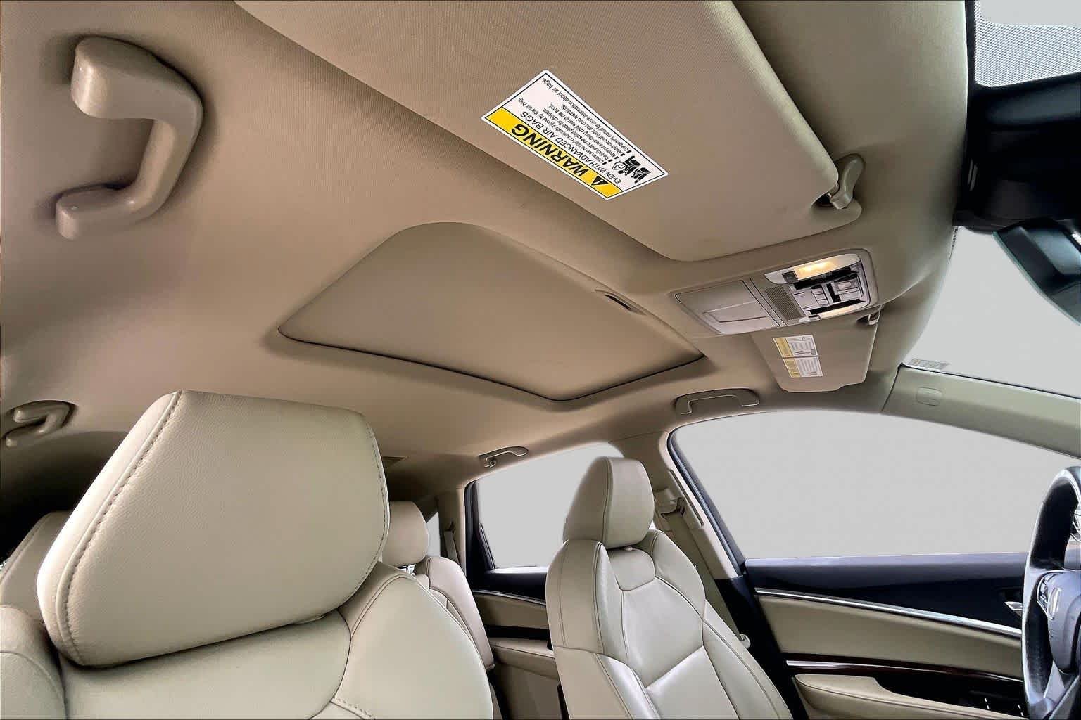 Used 2017 White Diamond Pearl Acura w/Technology Pkg image 12