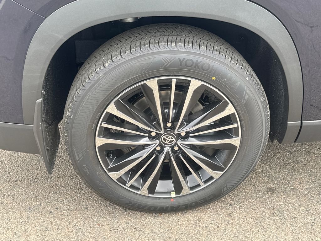 New 2026 Blue Toyota MAX Platinum image 42