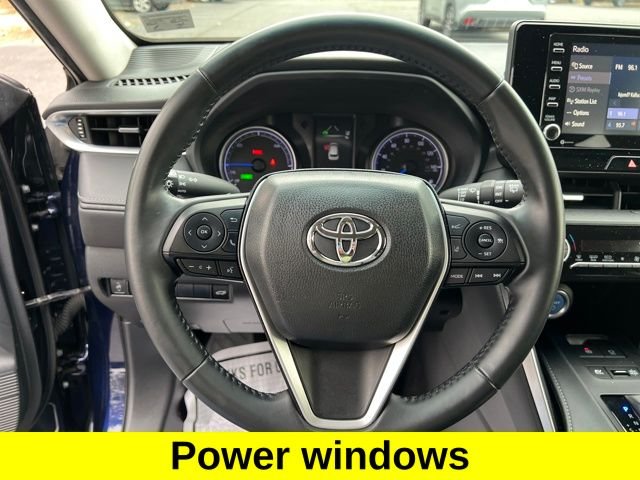Used 2021  Toyota LE image 17