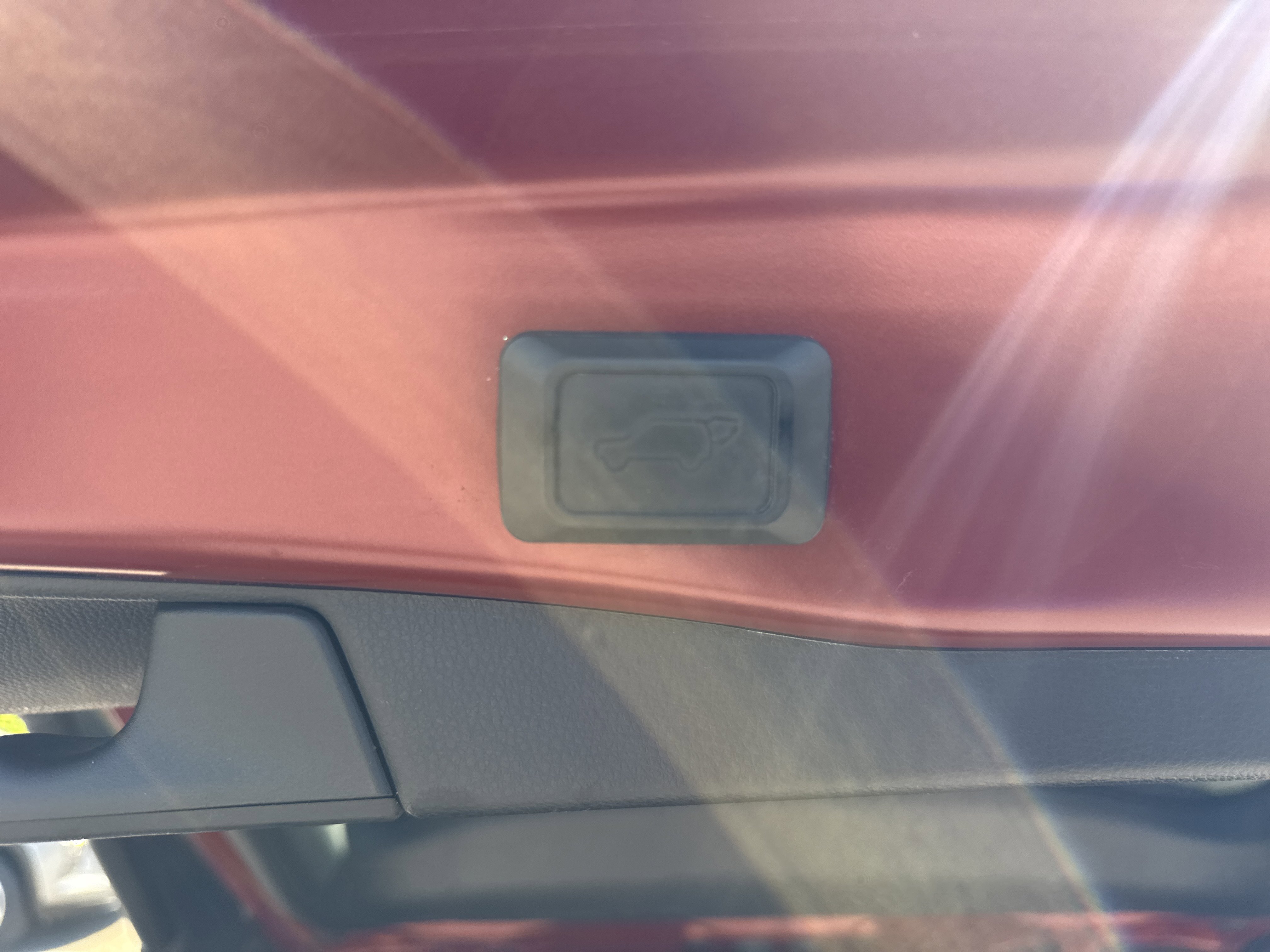 Used 2019 RUBY FLARE PEARL Toyota XLE image 15