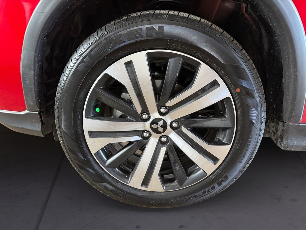 Used 2026  Mitsubishi 2.0 ES image 9