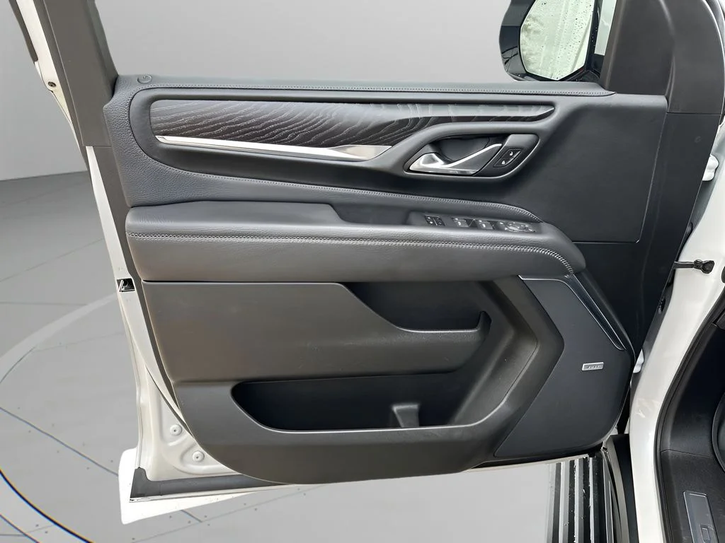 Used 2023 White GMC Denali image 25