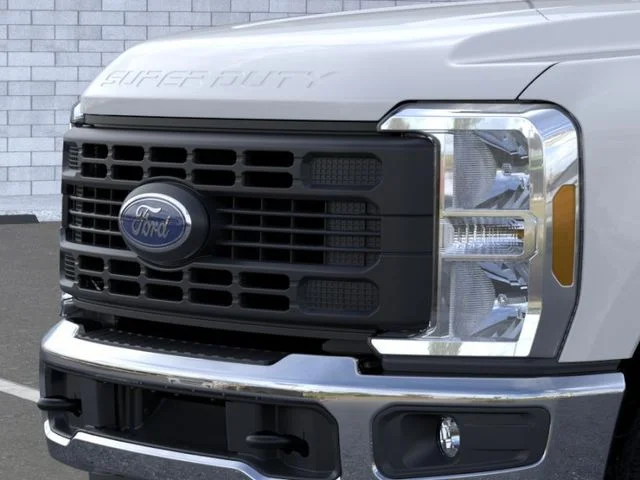 New 2026 Oxford White Ford F-350® XL image 17
