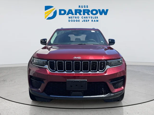 Used 2023 Red Jeep Laredo image 8