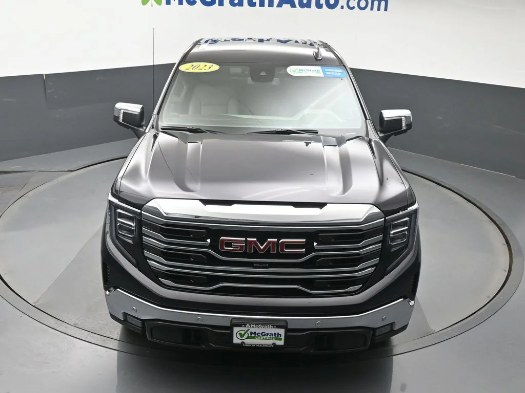 Used 2023 Silver GMC SLT image 28