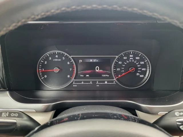 Used 2023 Red Kia S image 24