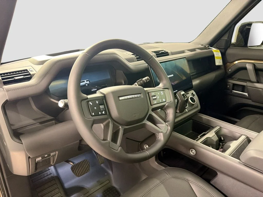 New 2026 Gondwana Stone Metallic Land Rover X-Dynamic SE image 4