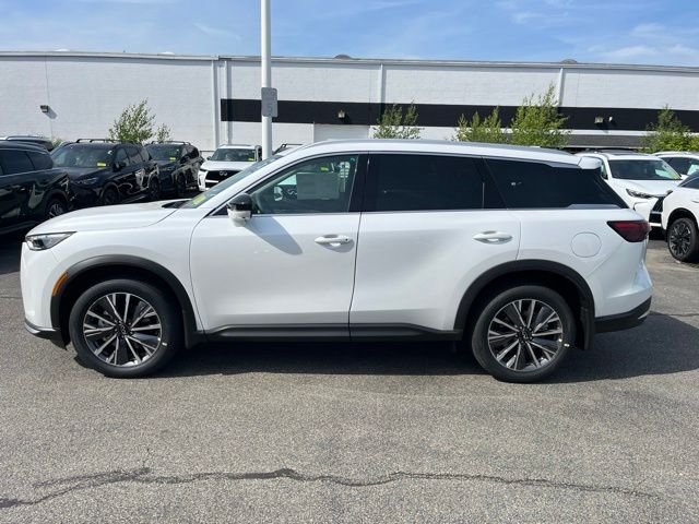 New 2027 White INFINITI Luxe AWD image 6