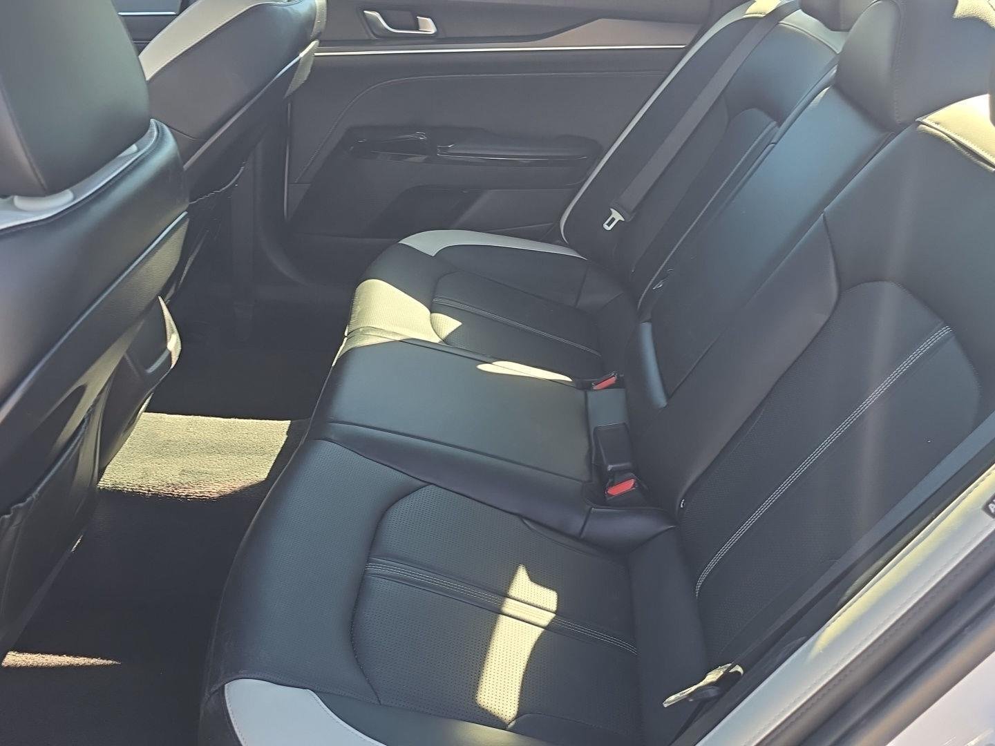 Used 2025 Snow White Pearl Kia GT-Line image 20