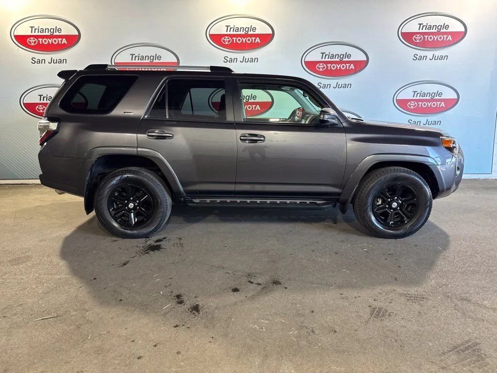 Used 2022 Gray Toyota SR5 image 5