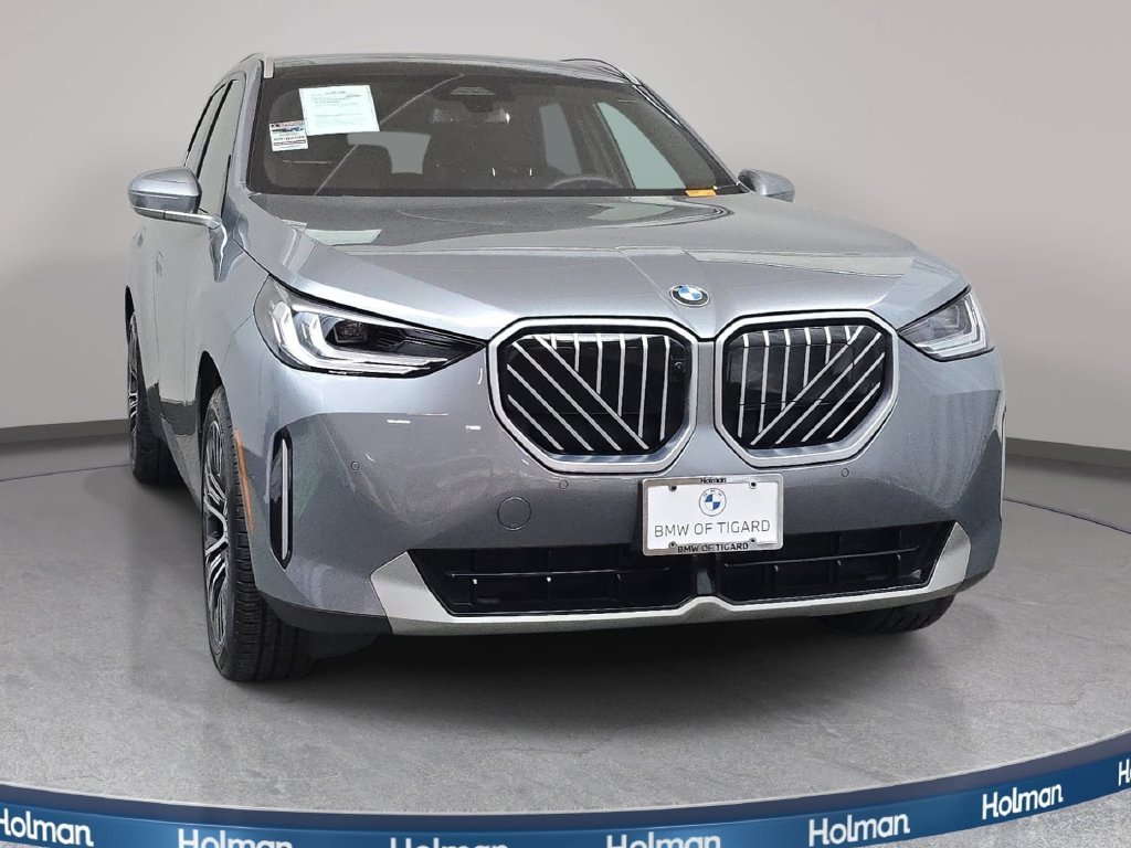 Used 2026 Skyscraper Grey Metallic BMW 30 xDrive image 3