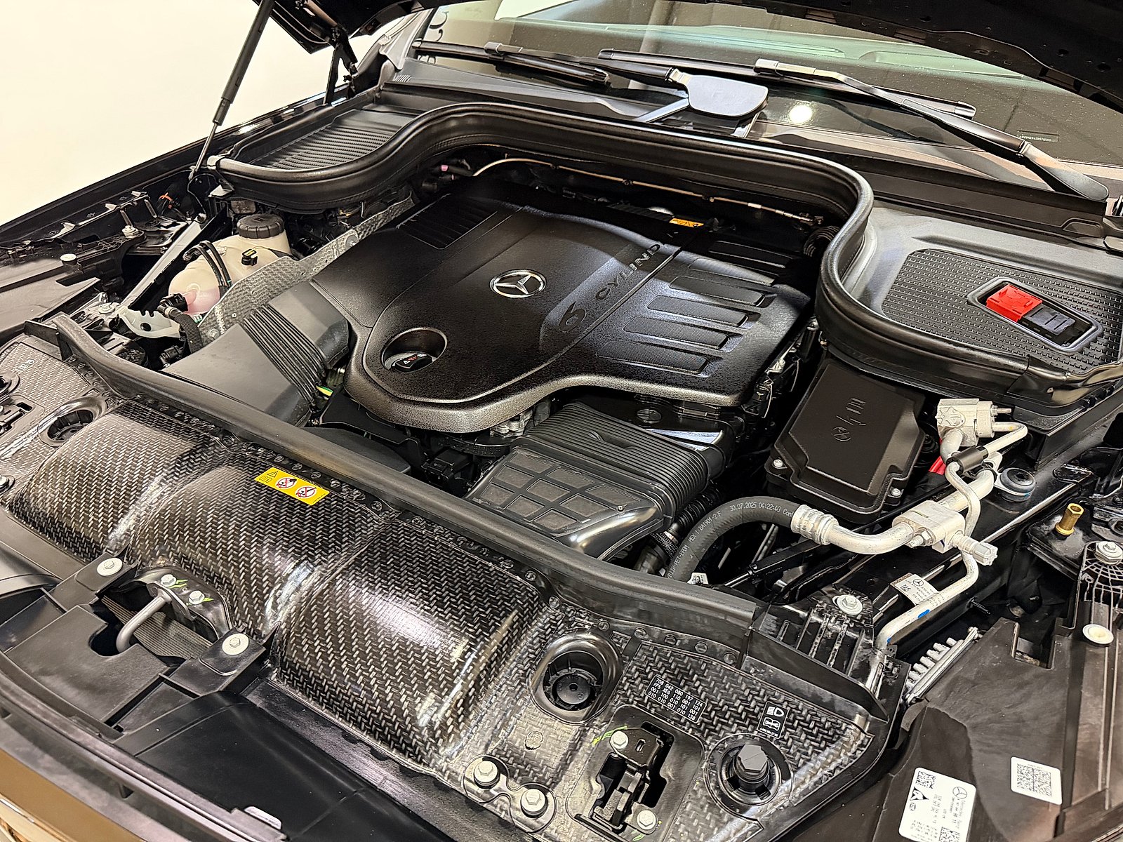 Used 2026 Obsidian Black Metallic Mercedes-Benz 4MATIC® image 27