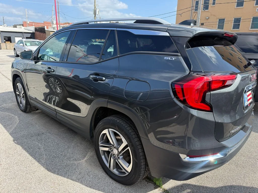 Used 2020 Gray GMC SLT image 22