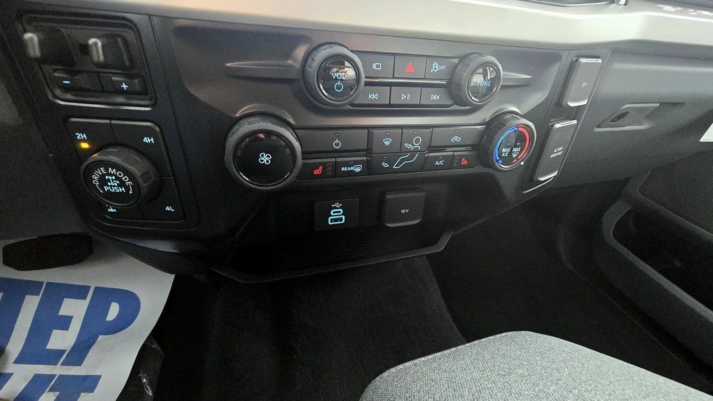 New 2026 Avalanche Ford F-350® XLT image 23