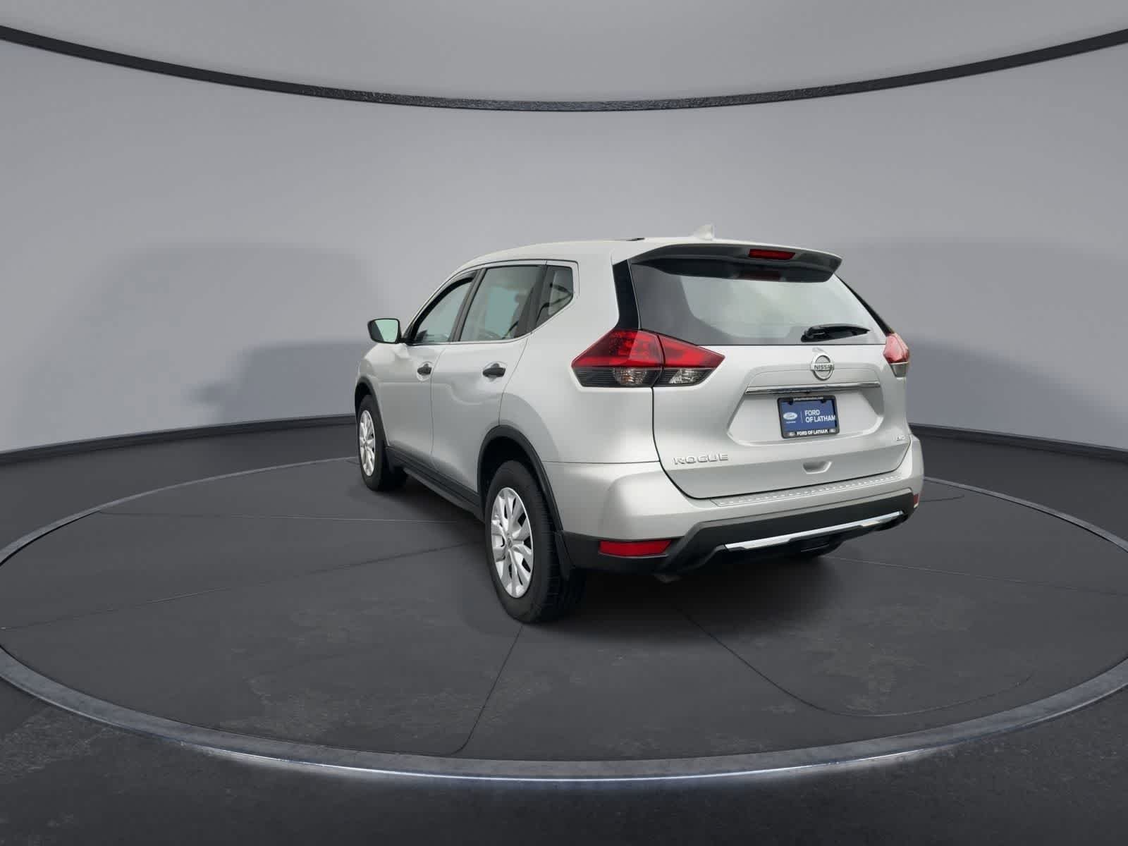 Used 2019 Brilliant Silver Metallic Nissan S image 6