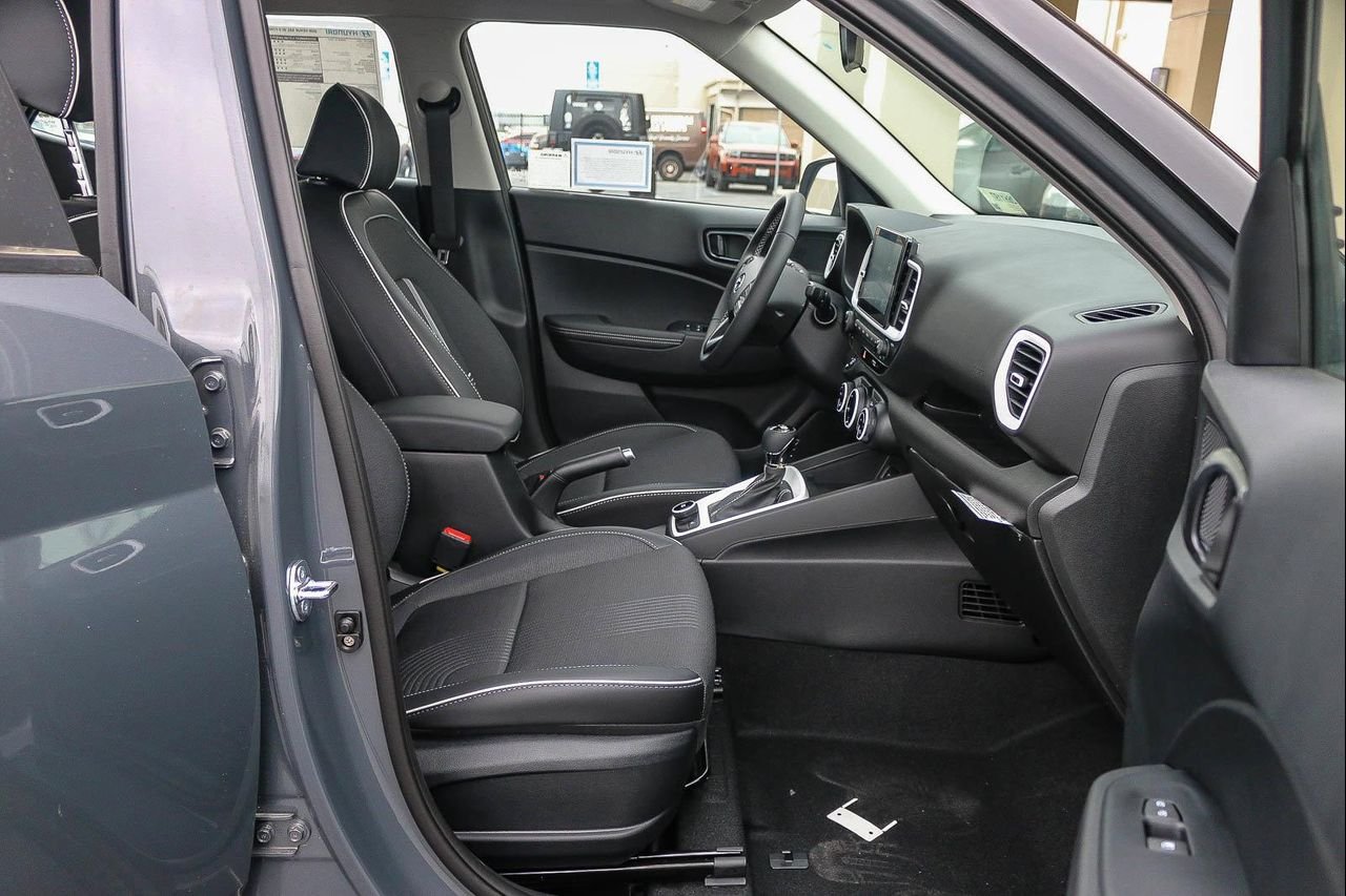 New 2026 Gray Hyundai SEL image 40