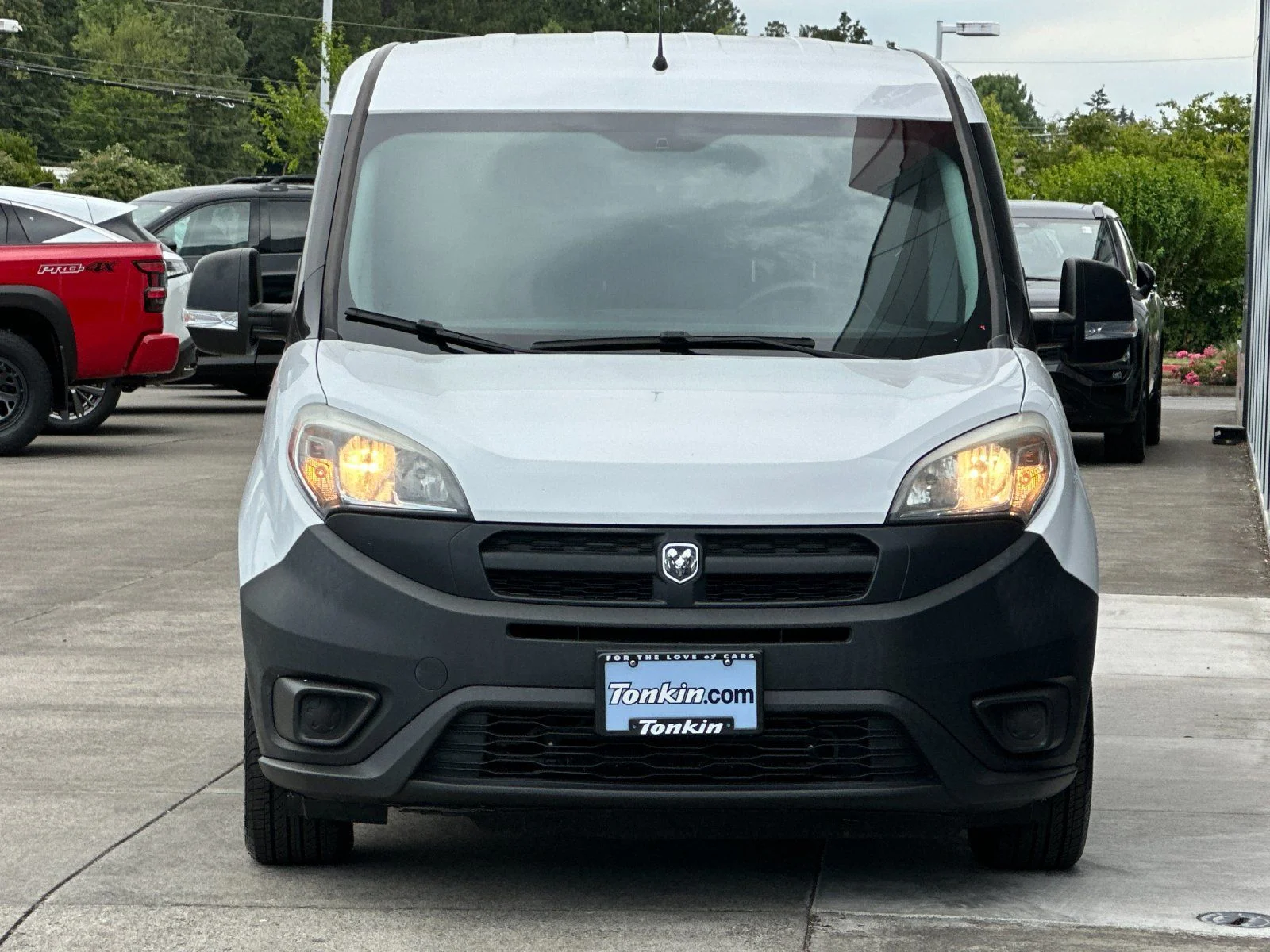 Used 2017 Bright White Ram Tradesman image 8