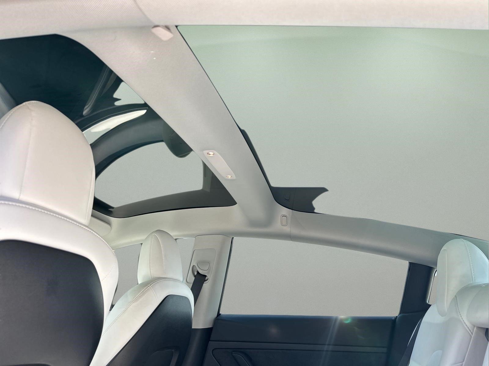 2022 Tesla Model 3 Long Range - Photo 19
